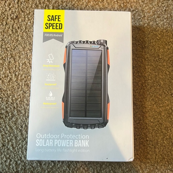 Safe Speed Outdoor Protection Solar Power Bank IOS & Android Waterproof 42800mAh - Picture 1 of 11